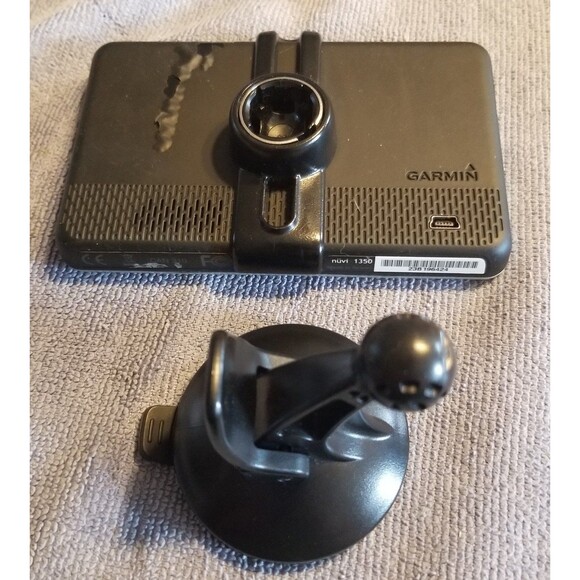 Garmin Nuvi 1350 pre owned, working, recent maps - Picture 7 of 9